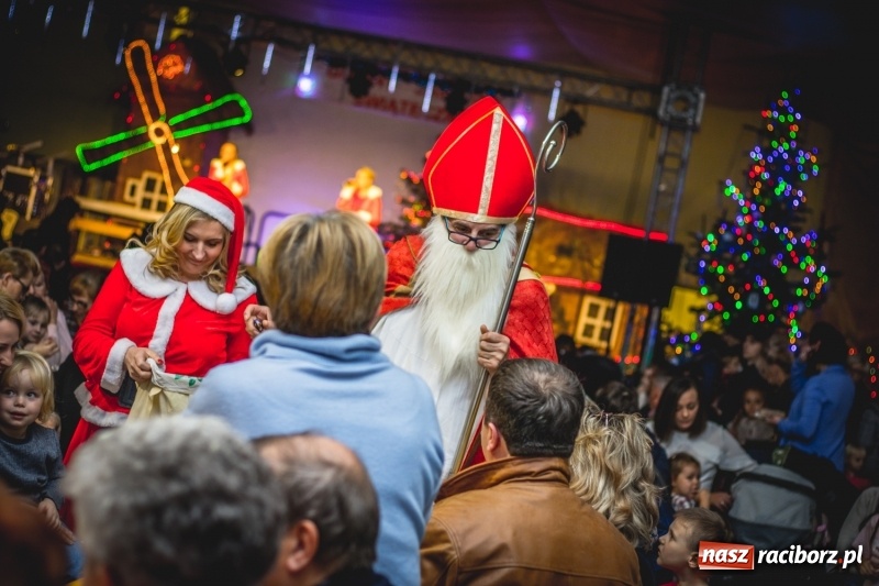 Zdjęcie w galerii na portalu naszraciborz.pl: Bożonarodzeniowy kiermasz w Pietrowicach Wielkich FOTO i WIDEO  wiadomości z regionu
