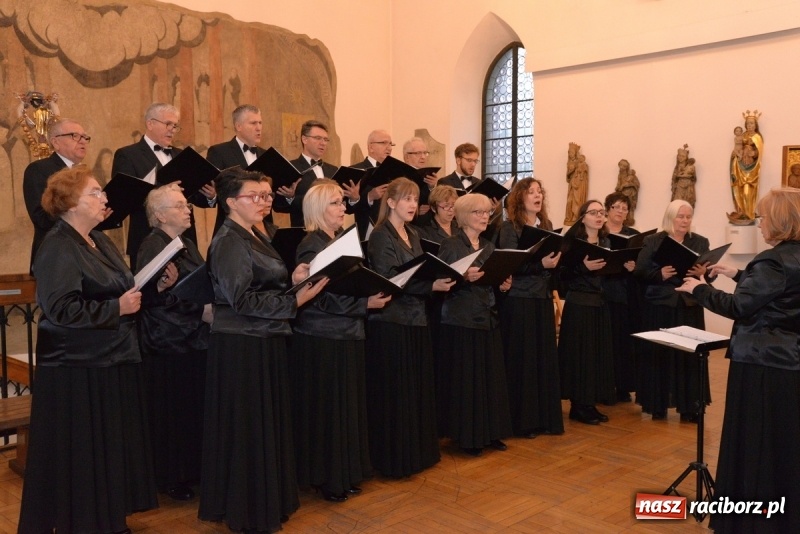 Zdjęcie w galerii na portalu naszraciborz.pl: Na sakralną nutę w raciborskim Muzeum  wiadomości z regionu