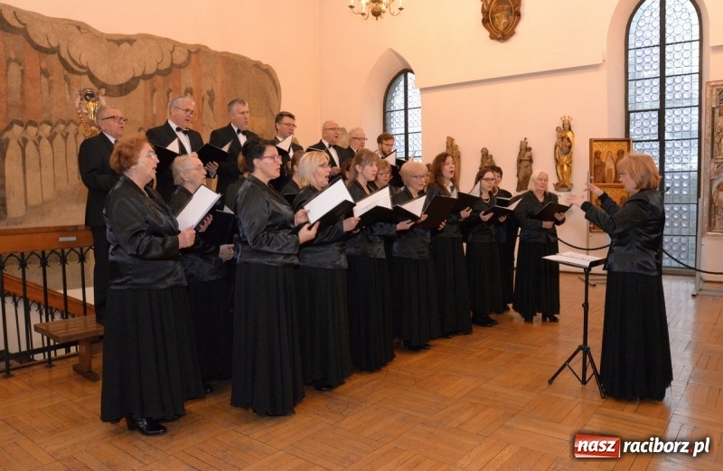 Zdjęcie w galerii na portalu naszraciborz.pl: Na sakralną nutę w raciborskim Muzeum  wiadomości z regionu