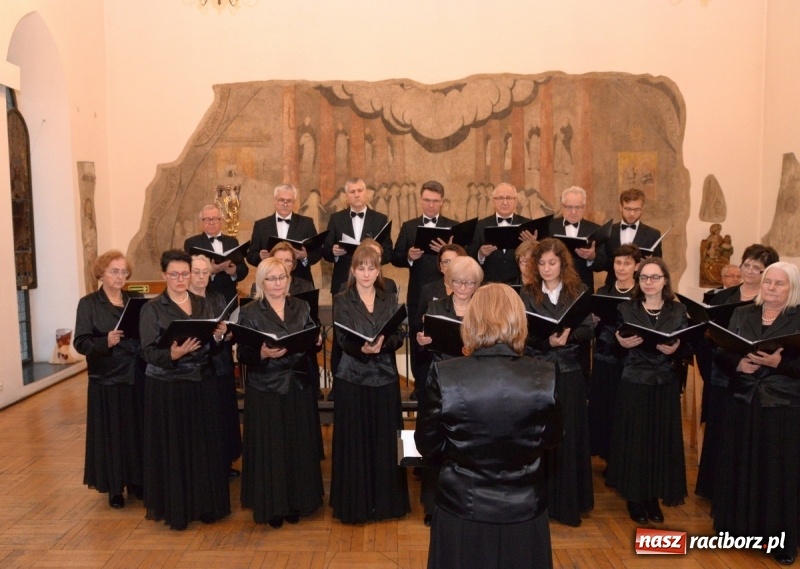 Zdjęcie w galerii na portalu naszraciborz.pl: Na sakralną nutę w raciborskim Muzeum  wiadomości z regionu