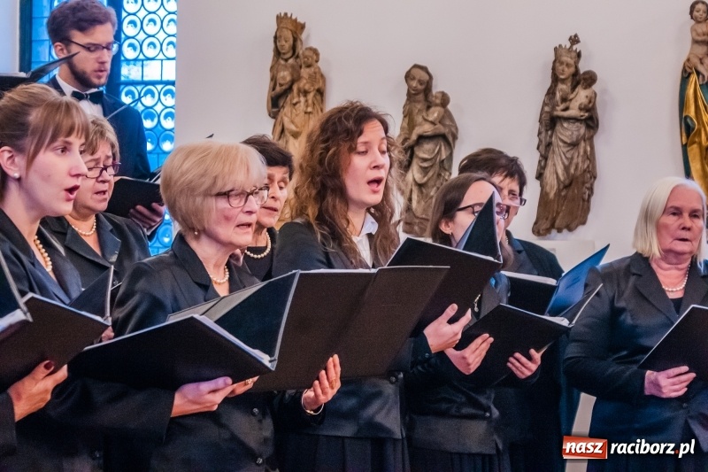 Zdjęcie w galerii na portalu naszraciborz.pl: Na sakralną nutę w raciborskim Muzeum  wiadomości z regionu
