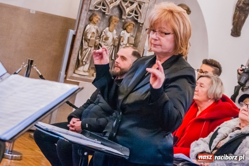 Zdjęcie w galerii na portalu naszraciborz.pl: Na sakralną nutę w raciborskim Muzeum  wiadomości z regionu