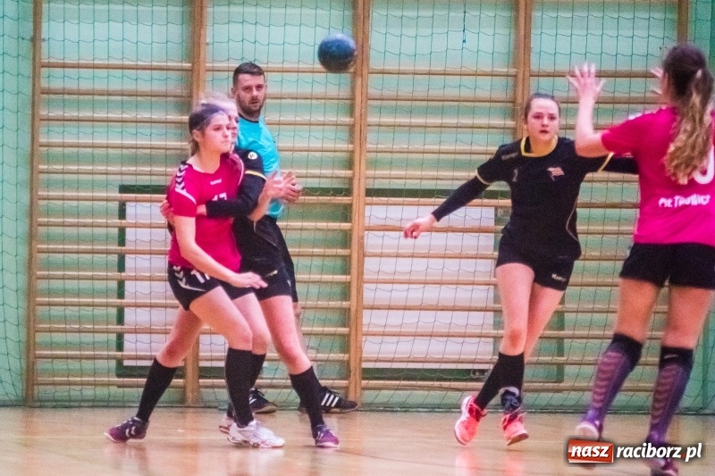 Zdjęcie w galerii na portalu naszraciborz.pl: Piłka ręczna. Cracovia za silna dla Pietrowic wiadomości z regionu