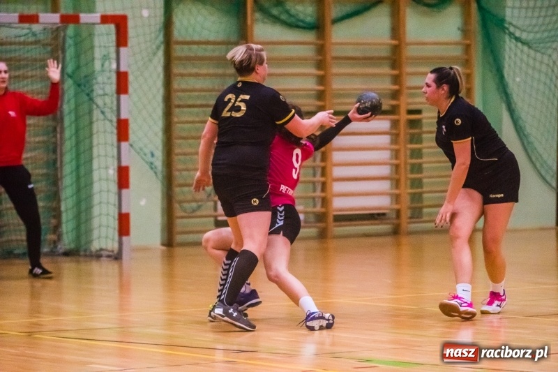 Zdjęcie w galerii na portalu naszraciborz.pl: Piłka ręczna. Cracovia za silna dla Pietrowic wiadomości z regionu