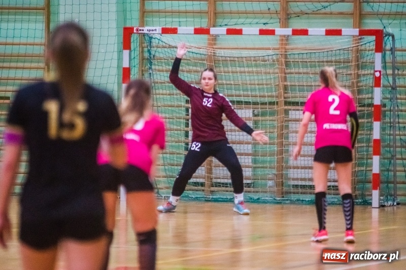 Zdjęcie w galerii na portalu naszraciborz.pl: Piłka ręczna. Cracovia za silna dla Pietrowic wiadomości z regionu