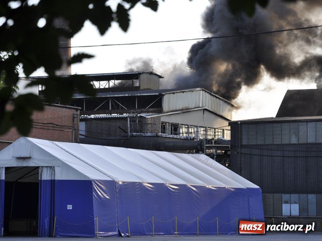 Zdjęcie w galerii na portalu naszraciborz.pl: SGL: pożar w hali grafityzacji wiadomości z regionu