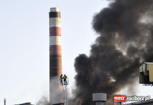 Zdjęcie w galerii na portalu naszraciborz.pl: SGL: pożar w hali grafityzacji wiadomości z regionu