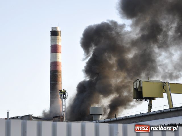 Zdjęcie w galerii na portalu naszraciborz.pl: SGL: pożar w hali grafityzacji wiadomości z regionu
