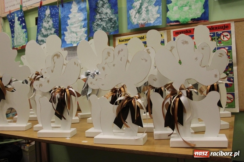 Zdjęcie w galerii na portalu naszraciborz.pl: Jarmark Bożonarodzeniowy i spotkanie z Mikołajem w Borucinie wiadomości z regionu