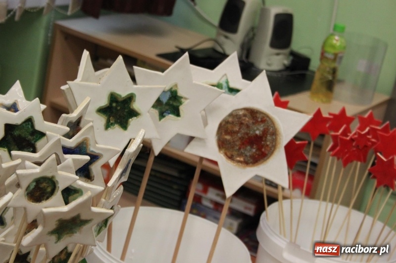 Zdjęcie w galerii na portalu naszraciborz.pl: Jarmark Bożonarodzeniowy i spotkanie z Mikołajem w Borucinie wiadomości z regionu