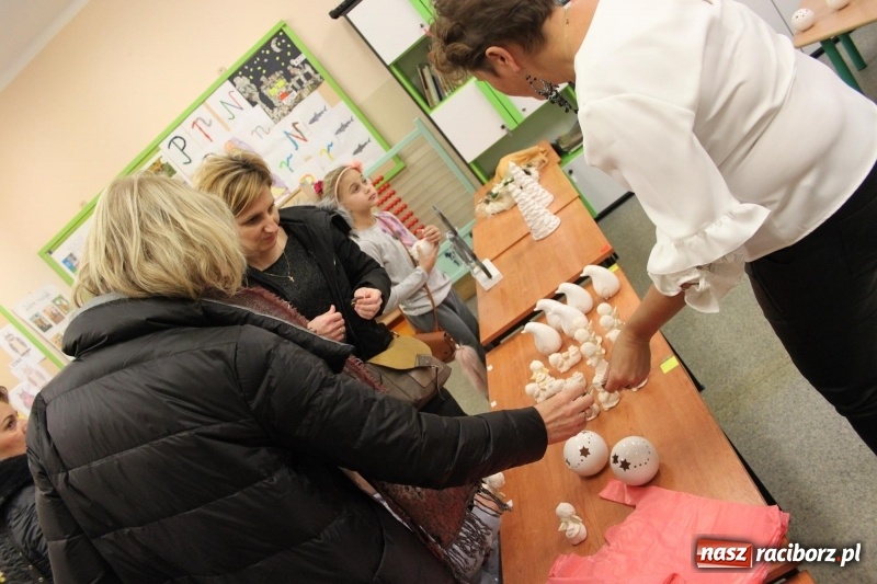 Zdjęcie w galerii na portalu naszraciborz.pl: Jarmark Bożonarodzeniowy i spotkanie z Mikołajem w Borucinie wiadomości z regionu