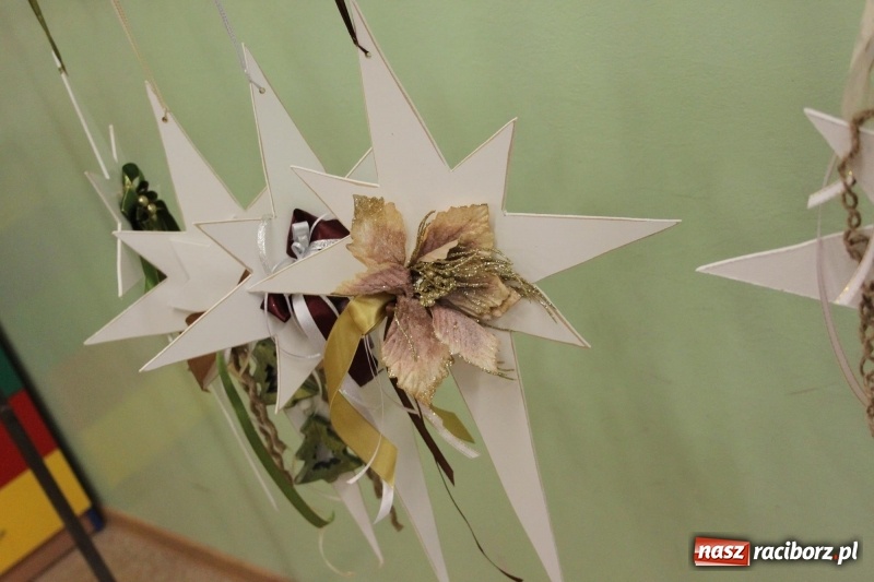 Zdjęcie w galerii na portalu naszraciborz.pl: Jarmark Bożonarodzeniowy i spotkanie z Mikołajem w Borucinie wiadomości z regionu