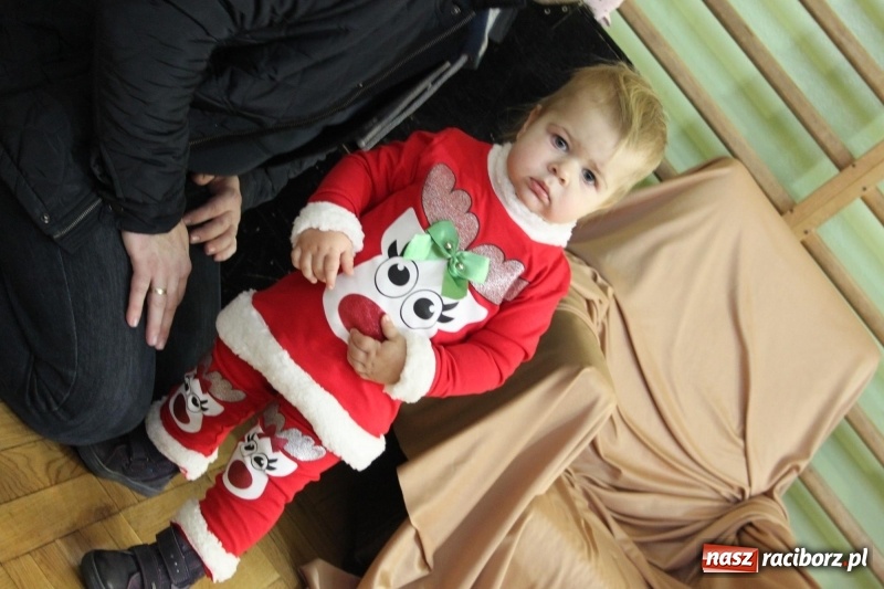 Zdjęcie w galerii na portalu naszraciborz.pl: Jarmark Bożonarodzeniowy i spotkanie z Mikołajem w Borucinie wiadomości z regionu