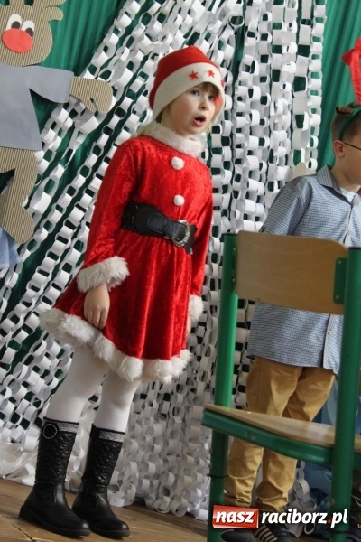 Zdjęcie w galerii na portalu naszraciborz.pl: Jarmark Bożonarodzeniowy i spotkanie z Mikołajem w Borucinie wiadomości z regionu