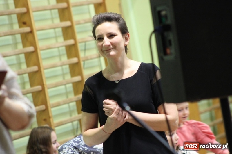 Zdjęcie w galerii na portalu naszraciborz.pl: Jarmark Bożonarodzeniowy i spotkanie z Mikołajem w Borucinie wiadomości z regionu