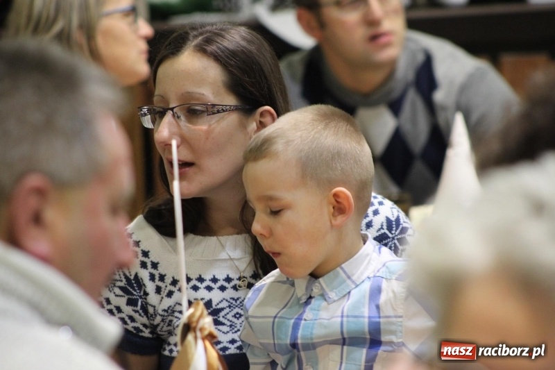 Zdjęcie w galerii na portalu naszraciborz.pl: Jarmark Bożonarodzeniowy i spotkanie z Mikołajem w Borucinie wiadomości z regionu