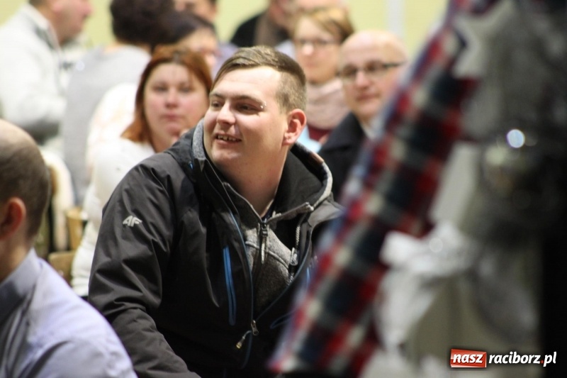 Zdjęcie w galerii na portalu naszraciborz.pl: Jarmark Bożonarodzeniowy i spotkanie z Mikołajem w Borucinie wiadomości z regionu