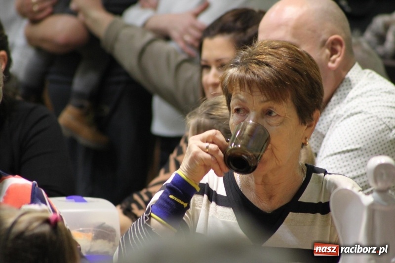 Zdjęcie w galerii na portalu naszraciborz.pl: Jarmark Bożonarodzeniowy i spotkanie z Mikołajem w Borucinie wiadomości z regionu