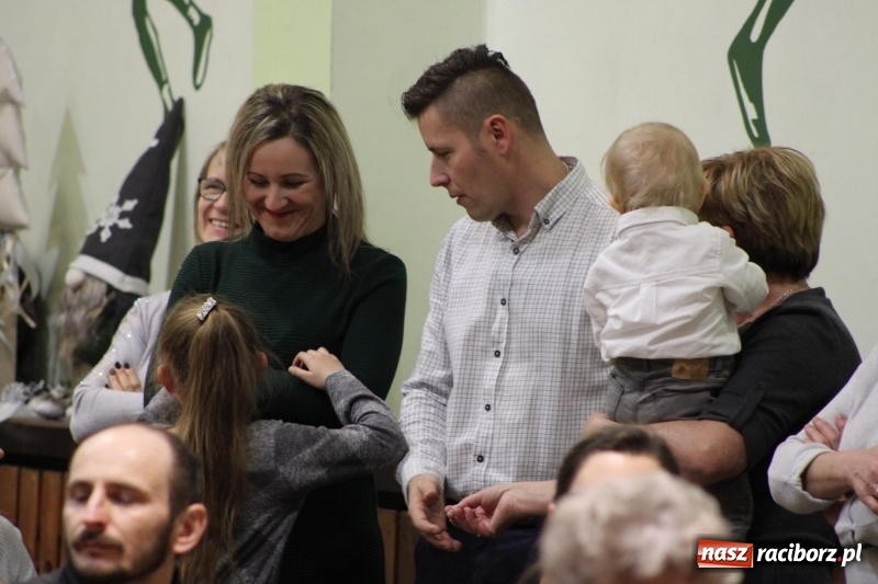 Zdjęcie w galerii na portalu naszraciborz.pl: Jarmark Bożonarodzeniowy i spotkanie z Mikołajem w Borucinie wiadomości z regionu