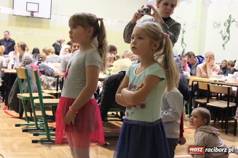 Zdjęcie w galerii na portalu naszraciborz.pl: Jarmark Bożonarodzeniowy i spotkanie z Mikołajem w Borucinie wiadomości z regionu