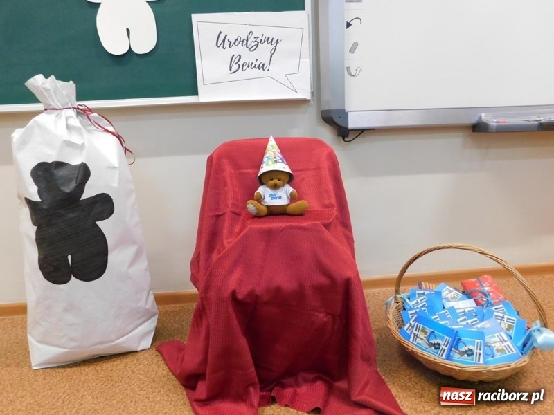Zdjęcie w galerii na portalu naszraciborz.pl: Benio w podróży, czyli podsumowanie innowacji pedagogicznej w SP 4 wiadomości z regionu