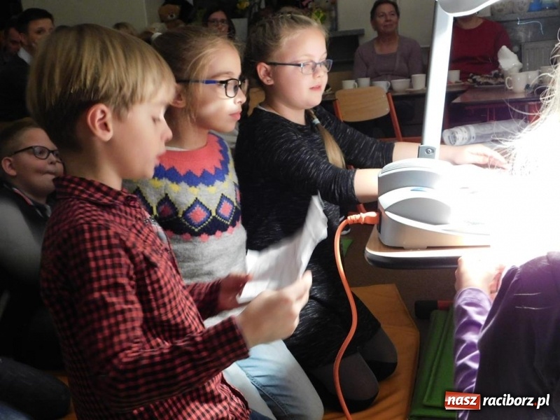 Zdjęcie w galerii na portalu naszraciborz.pl: Benio w podróży, czyli podsumowanie innowacji pedagogicznej w SP 4 wiadomości z regionu