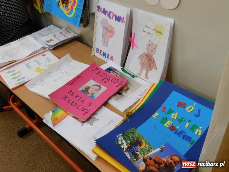 Zdjęcie w galerii na portalu naszraciborz.pl: Benio w podróży, czyli podsumowanie innowacji pedagogicznej w SP 4 wiadomości z regionu