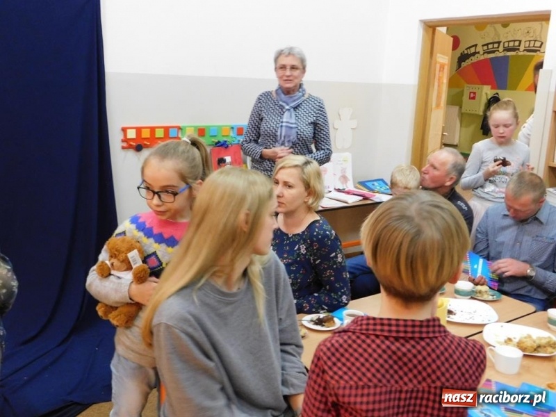 Zdjęcie w galerii na portalu naszraciborz.pl: Benio w podróży, czyli podsumowanie innowacji pedagogicznej w SP 4 wiadomości z regionu