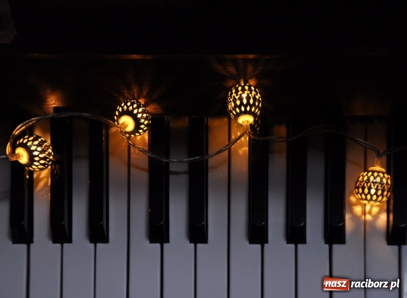 Zdjęcie w galerii na portalu naszraciborz.pl: Śladami poezji, czyli wieczorek poetycki u Kasprowicza wiadomości z regionu