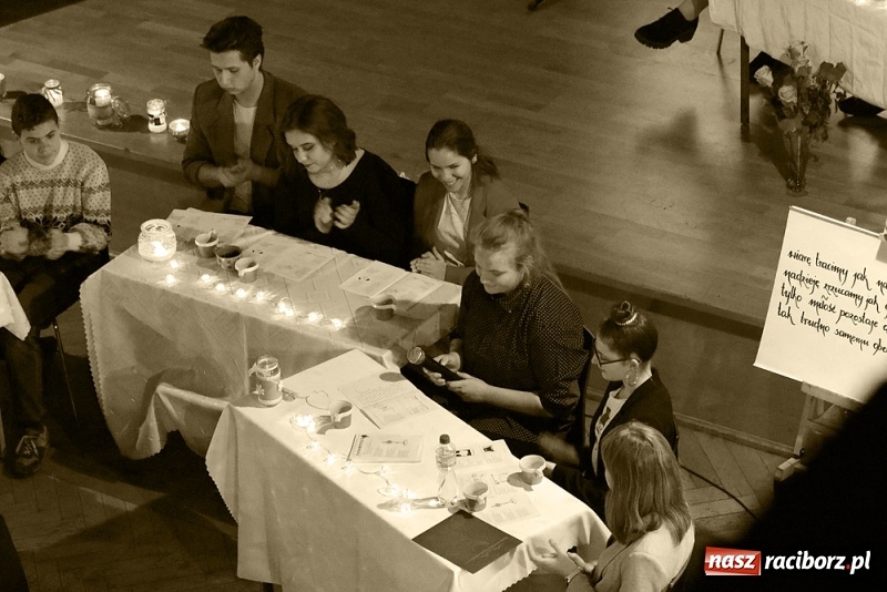 Zdjęcie w galerii na portalu naszraciborz.pl: Śladami poezji, czyli wieczorek poetycki u Kasprowicza wiadomości z regionu