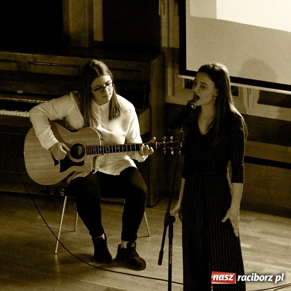 Zdjęcie w galerii na portalu naszraciborz.pl: Śladami poezji, czyli wieczorek poetycki u Kasprowicza wiadomości z regionu