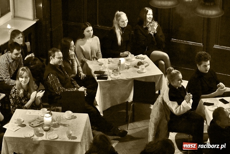 Zdjęcie w galerii na portalu naszraciborz.pl: Śladami poezji, czyli wieczorek poetycki u Kasprowicza wiadomości z regionu