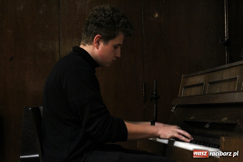 Zdjęcie w galerii na portalu naszraciborz.pl: Śladami poezji, czyli wieczorek poetycki u Kasprowicza wiadomości z regionu