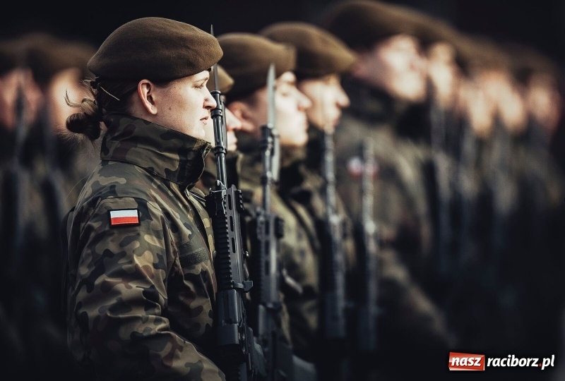 Zdjęcie w galerii na portalu naszraciborz.pl: Ostatnia przysięga terytorialsów w 2018 roku wiadomości z regionu