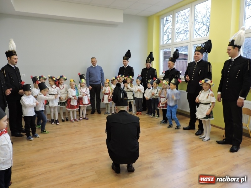 Zdjęcie w galerii na portalu naszraciborz.pl: W Brzeziu nad Odrą zabrzmiała górnicza orkiestra  wiadomości z regionu