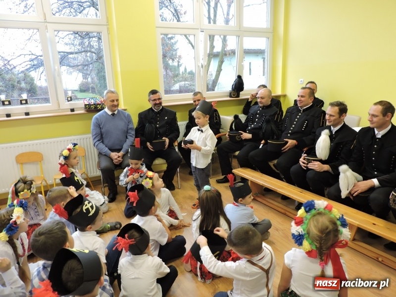 Zdjęcie w galerii na portalu naszraciborz.pl: W Brzeziu nad Odrą zabrzmiała górnicza orkiestra  wiadomości z regionu