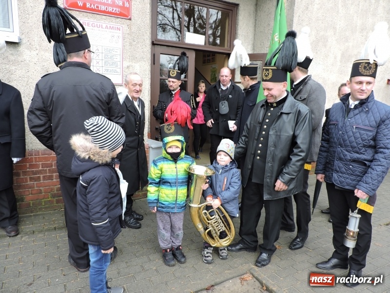 Zdjęcie w galerii na portalu naszraciborz.pl: W Brzeziu nad Odrą zabrzmiała górnicza orkiestra  wiadomości z regionu