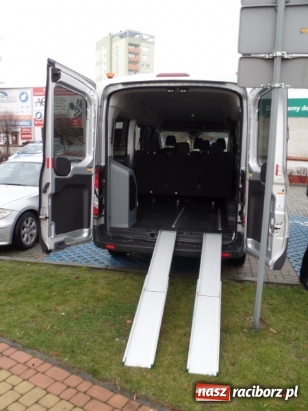 Zdjęcie w galerii na portalu naszraciborz.pl: Warsztaty Terapii Zajęciowej mają nowego transita  wiadomości z regionu