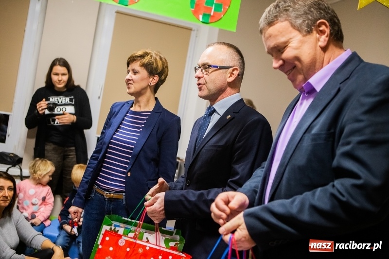 Zdjęcie w galerii na portalu naszraciborz.pl: Spotkanie mikołajkowe w Stowarzyszeniu Spektrum wiadomości z regionu