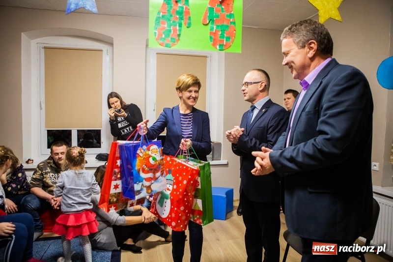 Zdjęcie w galerii na portalu naszraciborz.pl: Spotkanie mikołajkowe w Stowarzyszeniu Spektrum wiadomości z regionu