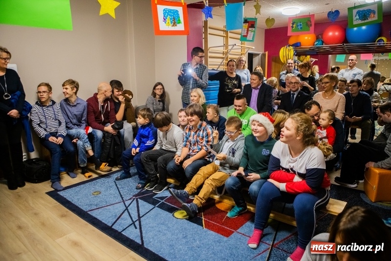 Zdjęcie w galerii na portalu naszraciborz.pl: Spotkanie mikołajkowe w Stowarzyszeniu Spektrum wiadomości z regionu