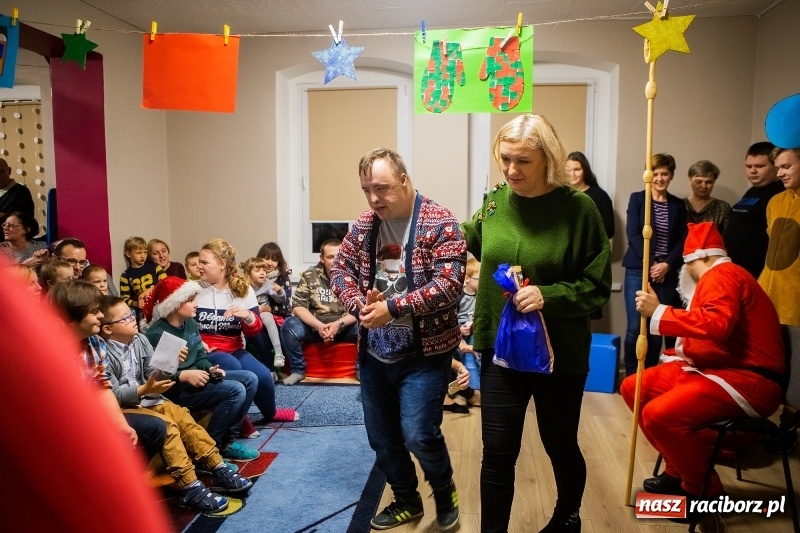 Zdjęcie w galerii na portalu naszraciborz.pl: Spotkanie mikołajkowe w Stowarzyszeniu Spektrum wiadomości z regionu