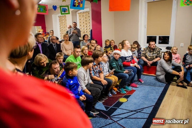 Zdjęcie w galerii na portalu naszraciborz.pl: Spotkanie mikołajkowe w Stowarzyszeniu Spektrum wiadomości z regionu