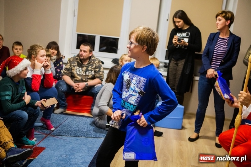 Zdjęcie w galerii na portalu naszraciborz.pl: Spotkanie mikołajkowe w Stowarzyszeniu Spektrum wiadomości z regionu