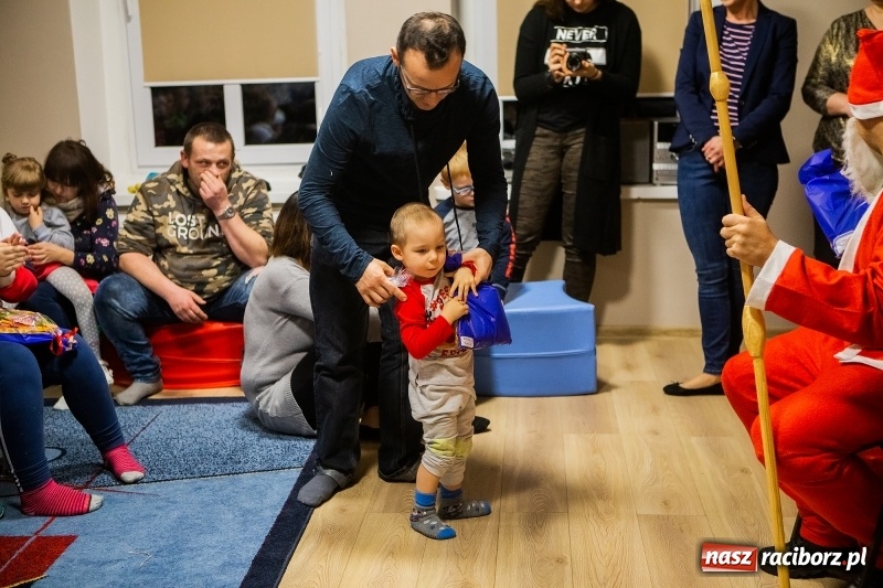 Zdjęcie w galerii na portalu naszraciborz.pl: Spotkanie mikołajkowe w Stowarzyszeniu Spektrum wiadomości z regionu