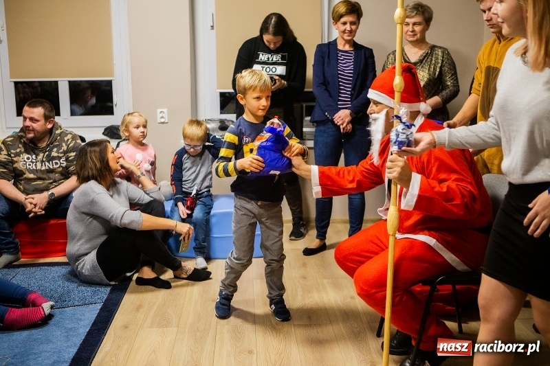 Zdjęcie w galerii na portalu naszraciborz.pl: Spotkanie mikołajkowe w Stowarzyszeniu Spektrum wiadomości z regionu