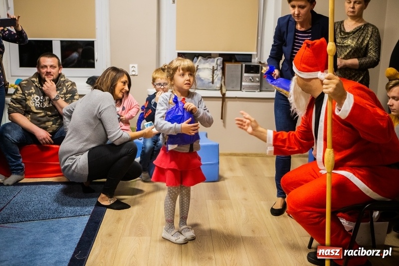 Zdjęcie w galerii na portalu naszraciborz.pl: Spotkanie mikołajkowe w Stowarzyszeniu Spektrum wiadomości z regionu