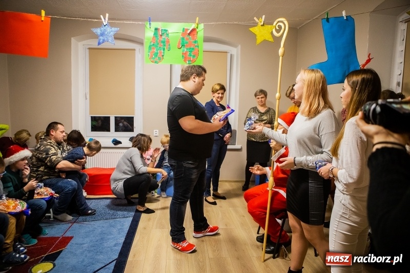 Zdjęcie w galerii na portalu naszraciborz.pl: Spotkanie mikołajkowe w Stowarzyszeniu Spektrum wiadomości z regionu