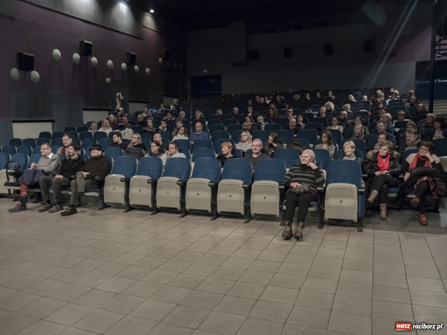 Zdjęcie w galerii na portalu naszraciborz.pl: Sól ziemi czarnej. Pokaz filmu i spotkanie z Olgierdem Łukaszewiczem w kinie Bałtyk wiadomości z regionu