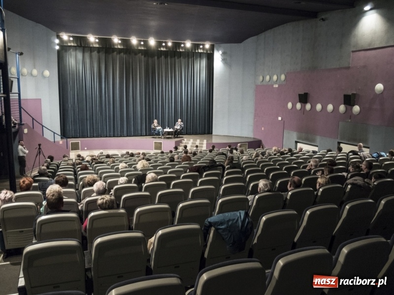 Zdjęcie w galerii na portalu naszraciborz.pl: Sól ziemi czarnej. Pokaz filmu i spotkanie z Olgierdem Łukaszewiczem w kinie Bałtyk wiadomości z regionu